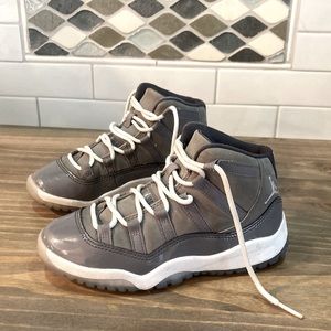 Jordan 11 - Cool Grey